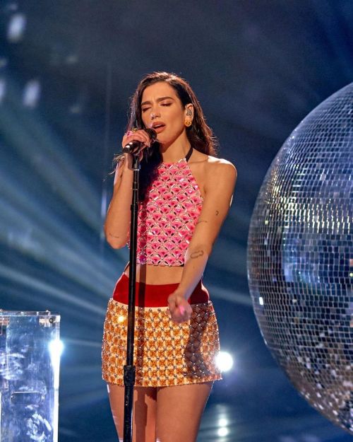 im-a-sun-baby:Dua Lipa photographed by @pixielevinson at @iheartradio’s Jingle Ball 2020.