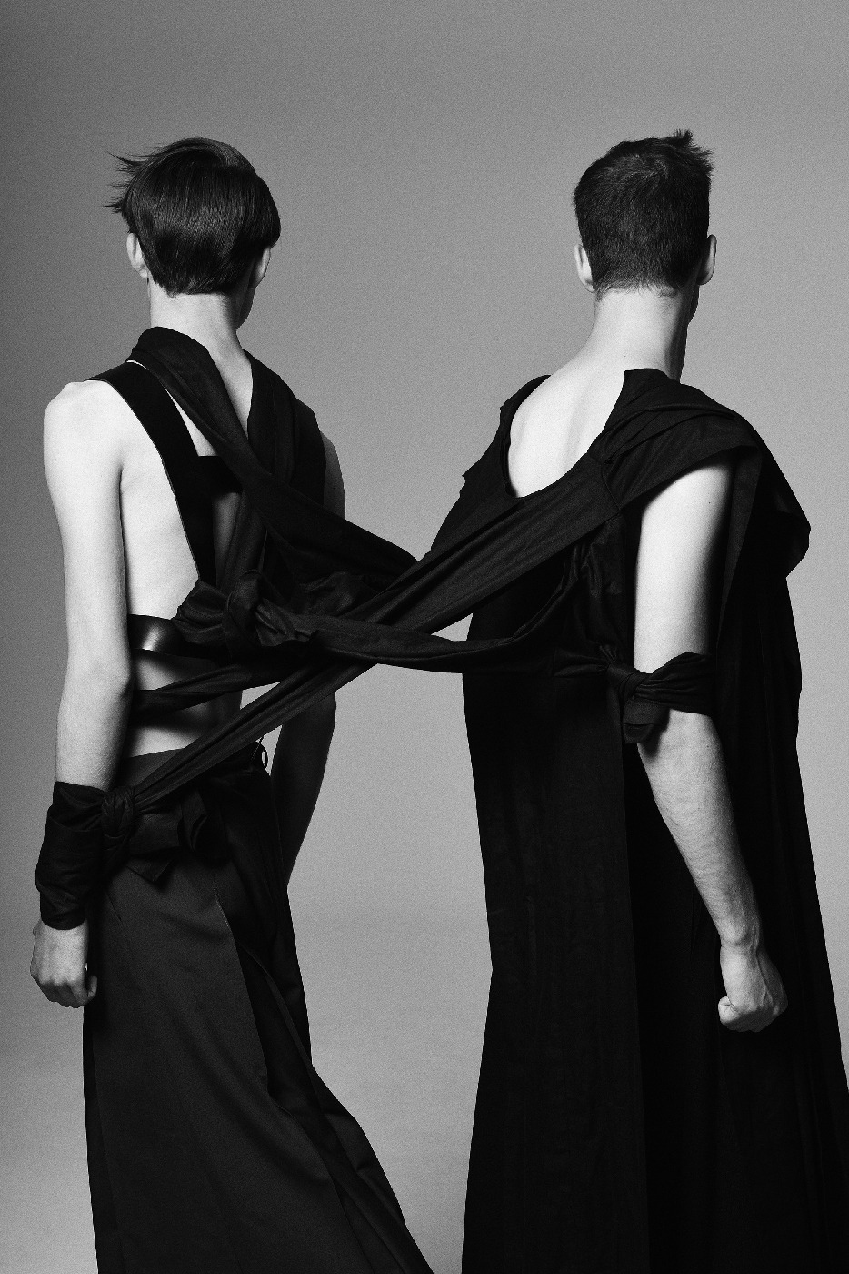 menimienaimori:  Loop by Paul Peter for Vulkan Magazine 