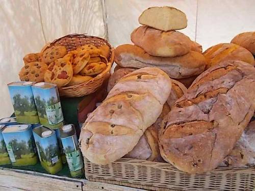 Large size = huge italian bread and bakery products.