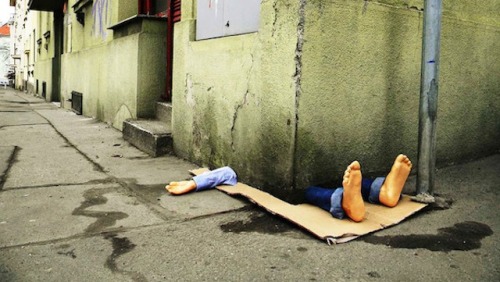 Biancoshock streetart.(via Biancoschock | Zeutch)