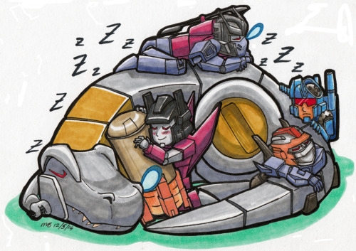 silverxenomorph:  Crankcase! Go to sleep! Fulcrum sleeps in bomb mode to stop Misfire’s wandering hands waking him up. Misfire doesn’t care. Bomb snuggles are still bomb snuggles, regardless of mode.