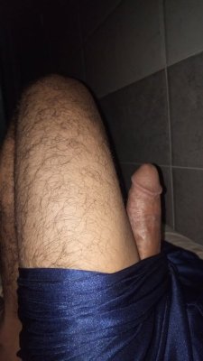 roaminfan-two:Wow !!! Extra Arab cock !!! Yuuummmm !!!