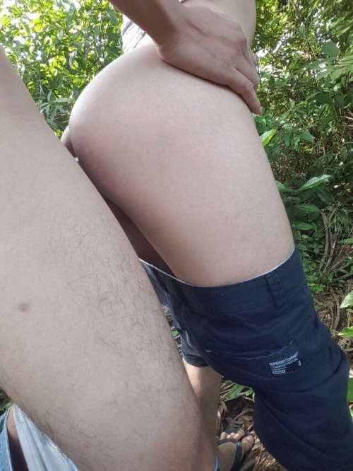 Chịch ngoài trời lúc nào cũng nứng hơn