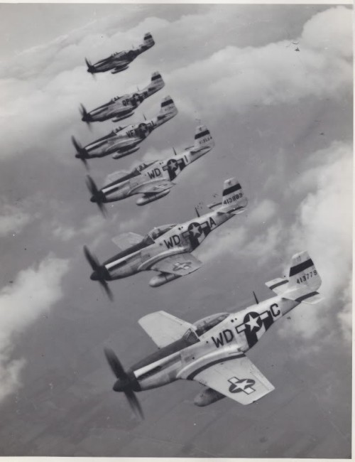 planeshots:  Formation flight Sunday (on Monday).  Mustangs.