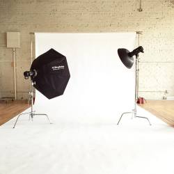cousindk:  Today’s workplace. #profoto