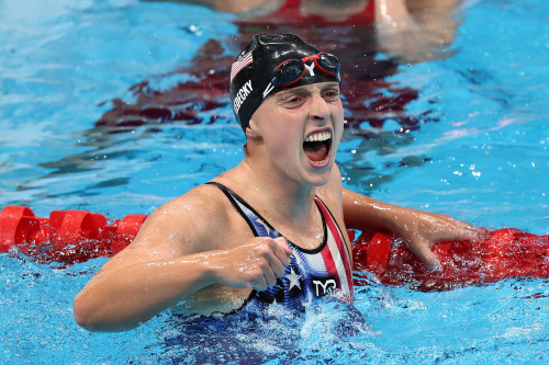 yudarvish: Katie Ledecky of Team United States reacts after winning the gold medal in the Women’s 15