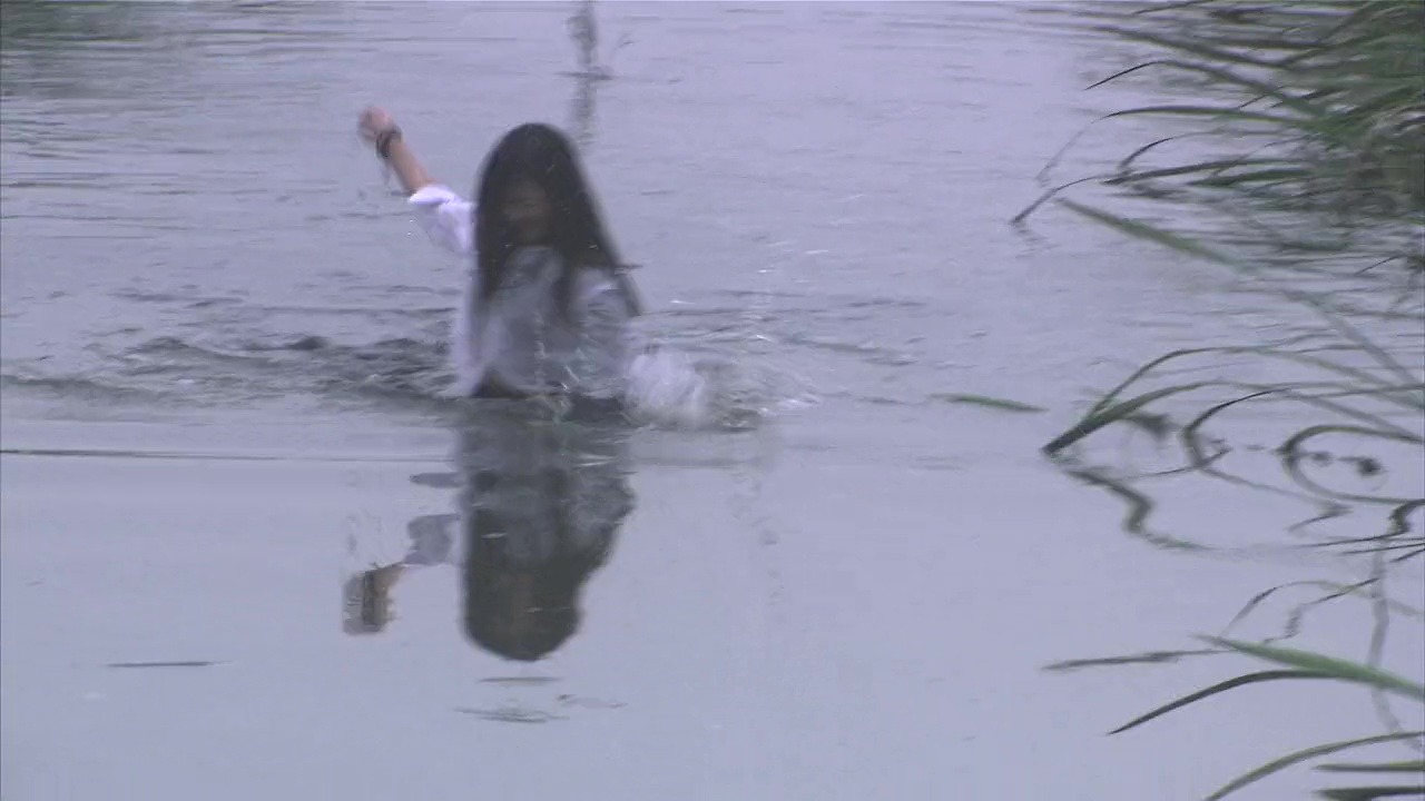 kinoskaya:
““All About Lily Chou-Chou (リリイ・シュシュのすべて Rirī Shushu no Subete), 2001, dir. Shunji Iwai
” ”