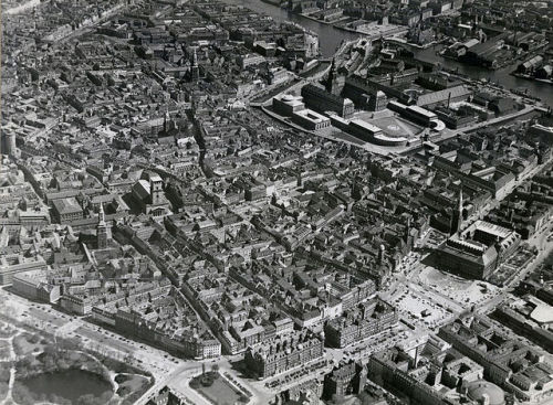 Copenhagen (1939).Slotsholmen(Castle Inlet) is an island in Copenhagen&rsquo;s harbour, and part ofI