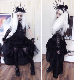 manic-moth:  http://manic-moth.tumblr.com/As promised here’s the outfit post of the costume I wore at my first day of WGT2015   (⁰▿⁰)  . My boyfriend took the pics in our holiday apartment which was placed a bit out-of-town. I was happy that we