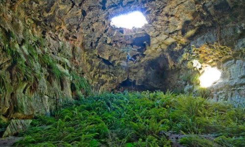 Lava Beds National MonumentMostly erupted around 35,000 years ago from two vents now known as Mammot