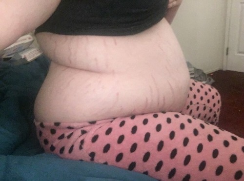 emsgettingfatter:a comparison for the person who asked! this is 230 vs like ?? 262ish