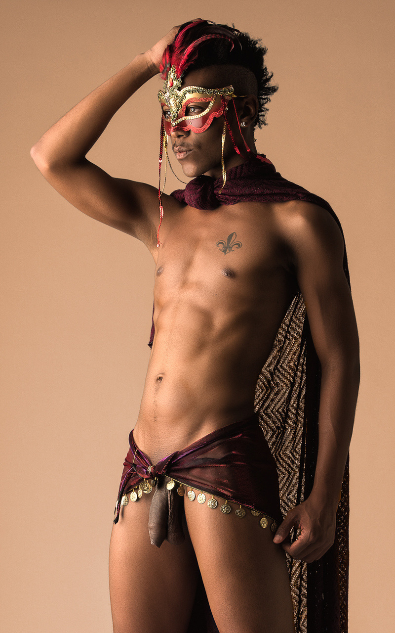 ohthentic:  studiotje:carnival ♂ treasure    Oh