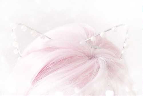 creepycutieprincess:  | ♡ |   Japanese lovely cat ear headbands    | ♡ |   from 【Cute Harajuku】 Use discount code ‘creepycutie’ for 10% off your purchase!~ ♡ { Please don’t remove caption } 