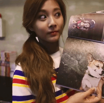 abitofeverythingstrange:  Tzuyu + doggies~