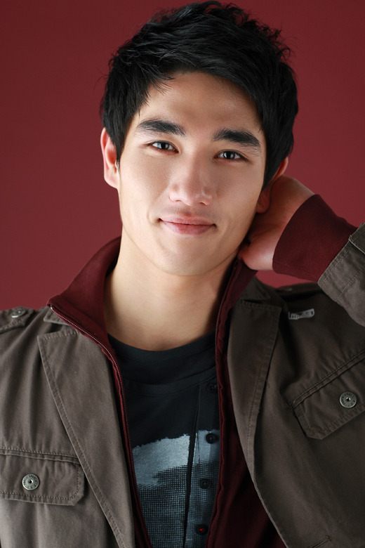 ninjaeyecandy:  Uhm Tae Goo, currently villainously attractive (attractively villainous?)