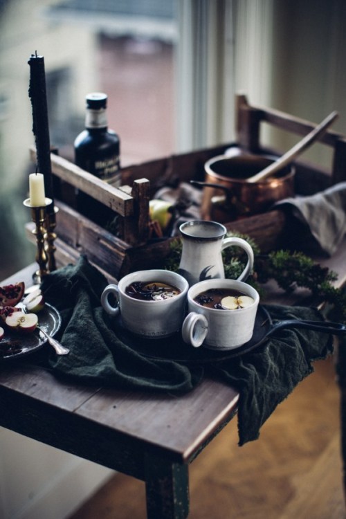 sweetoothgirl: Smoked Whiskey Hot Apple Cider