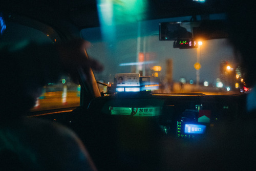 nevver:Tokyo undressed, André JosselinI be out in the streets