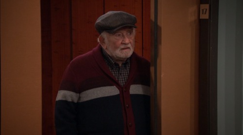 someguynameded:Men at Work (TV Series) - S3/E5 ’Gigo-Milo’ (2014)Edward Asner as Bob[photoset #4 of 