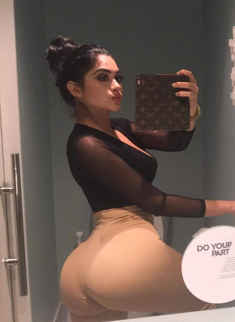 stunninginstagirls:  Join me on Free Live Chat ••••► http://www.joinmehere.net