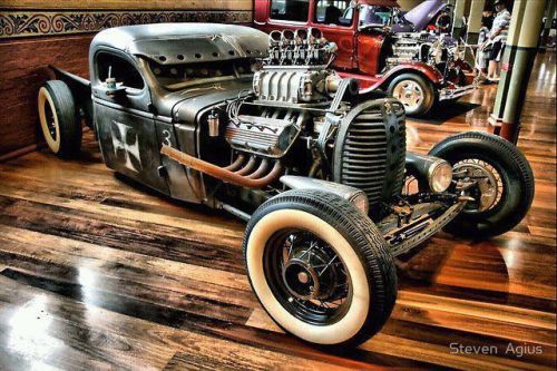 mockujin:  Rat Rod