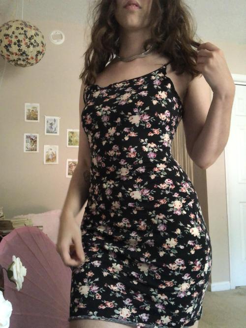 The front view of this cute dress 💐