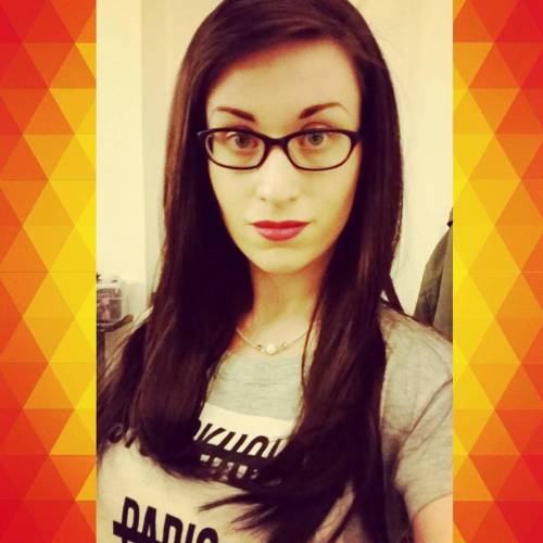 lucyfuruk:  #girlsinspecs #brunette
