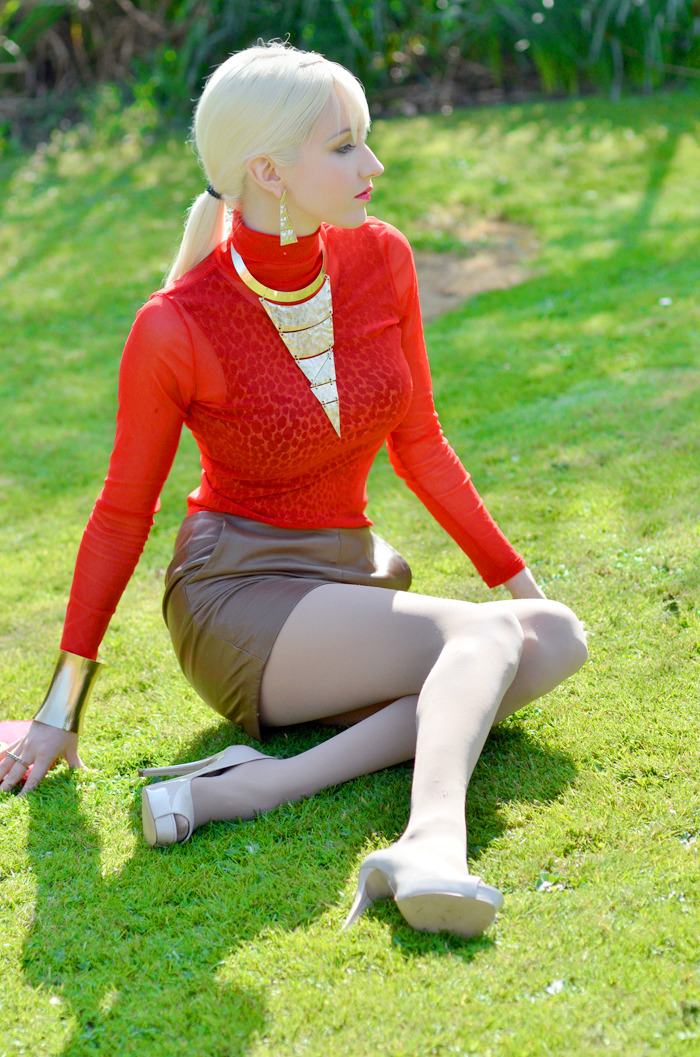 tightsobsession:  tightsobsession:  Absolutely stunning.  Throwback Friday: Classy