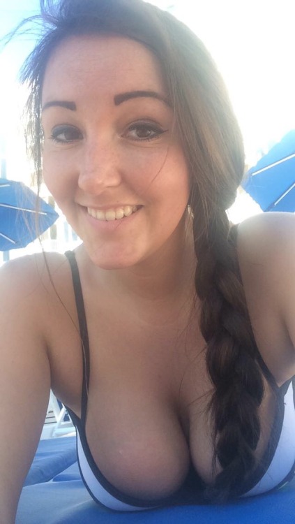 crazybikini:  bustyandyouknowit:  Busty Girl Selfies    Crazy Bikini Girls   