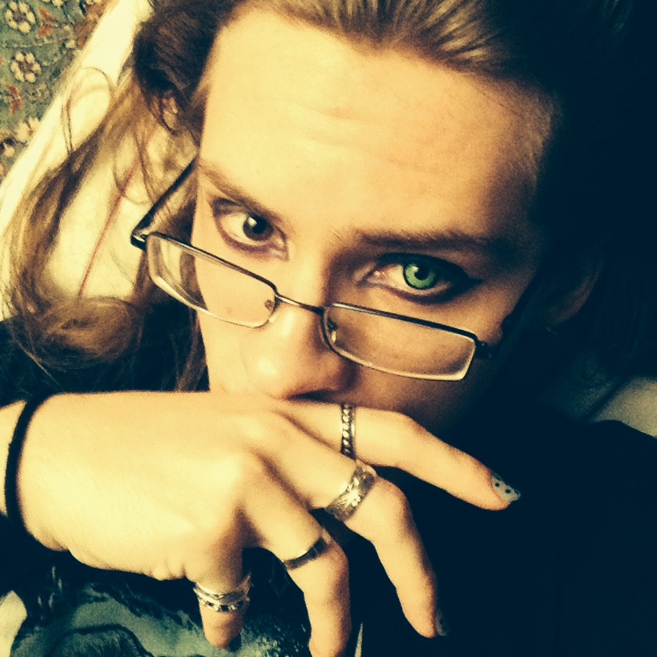 thetalkingpoltergeist:  heck yeah, looking like a girl when I want to.