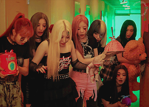 #ggnroulette:purple Kiss + Fave Mv + Every 30 Seconds
