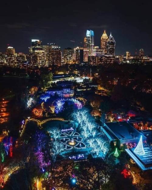 dreaminginthedeepsouth:
“Frank Oakley IIThis is an aerial view of Atlanta Botanical Gardens and the skyline of Atlanta. It’s an awesome photo.
* * *
I am running into a New Year
and the old years blow back
like a wind
that I catch in my hair
like...