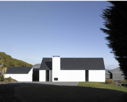 ryanpanos:  House in Southern Ireland |  Niall Mclaughlin Architects | Nick Guttridge 