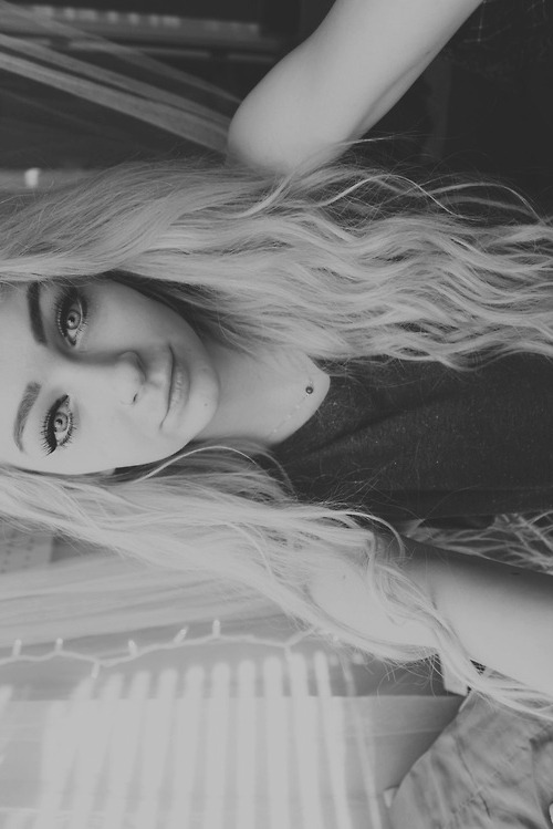 dubi0us:  Antiga r - u - i - n - um instagam: caahrds 