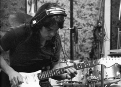 pinkfloyded:  David Gilmour at Capitol Studios