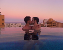 Gay Kissies