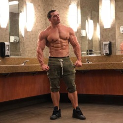 drwannabebigger:Brad Castleberry