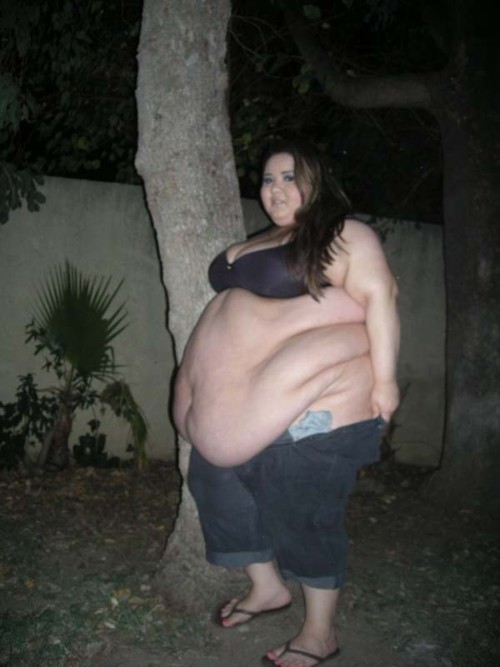 extracheesegirls:  Fat Just Dripping Everywhere Like Extra Cheese!http://extracheesegirls.tumblr.com/