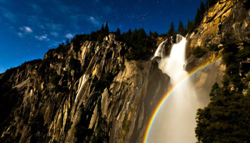 twloha:  Nighttime rainbows,  or lunar rainbows, are occasionally hard to see and even more difficult to capture on film. Long exposure photography has helped aid the untrained eye to find these hidden gems which happen when light reflects off of the
