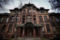 ghostlywatcher:    Abandoned Beelitz-Heilstätten