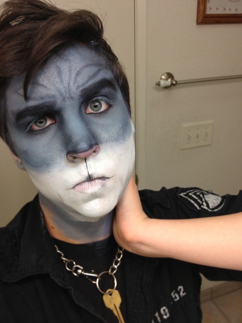 jeiwalking:kingtomcat:starkinglyhandsome:deviouslyratedm:Sometimes I play with facepaintAnd then I m