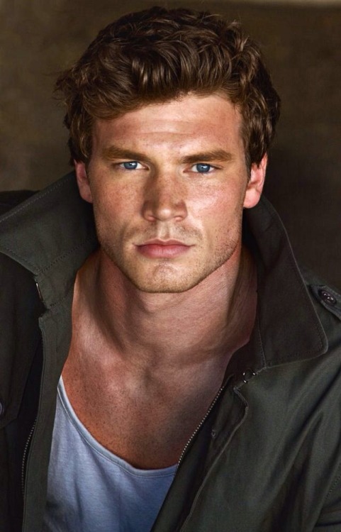 Porn Pics Derek Theler