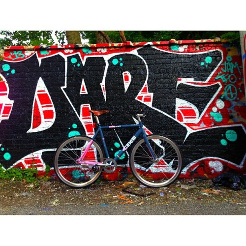 chicagobikelife: King Dare! #bikelife #bikeporn #graffiti #cinelli #chicago #bikechicago #fixedgear 