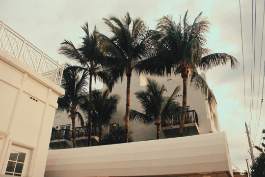 AF·FLU·ENT