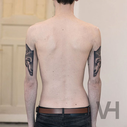 artsnskills:Flawless Monochrome Tattoos Reflecting A Perfect Fuse of Nature And Symmetry Berlin-based German artist Valentin Hirsch achieves the perfect balance of nature and symmetry in his experimental tattoo artwork.   Keep reading