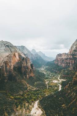 blazepress:  Angels Landing, Zion National Park.