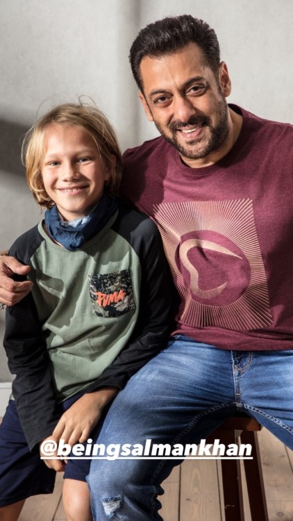 “★ CUTE …Salman Khan with Photographer Martin Oprihoda’s Son during AD shoot!
”
-February 19, 2021