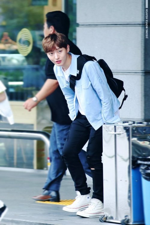 © JISUNG MOVES HEAVEN