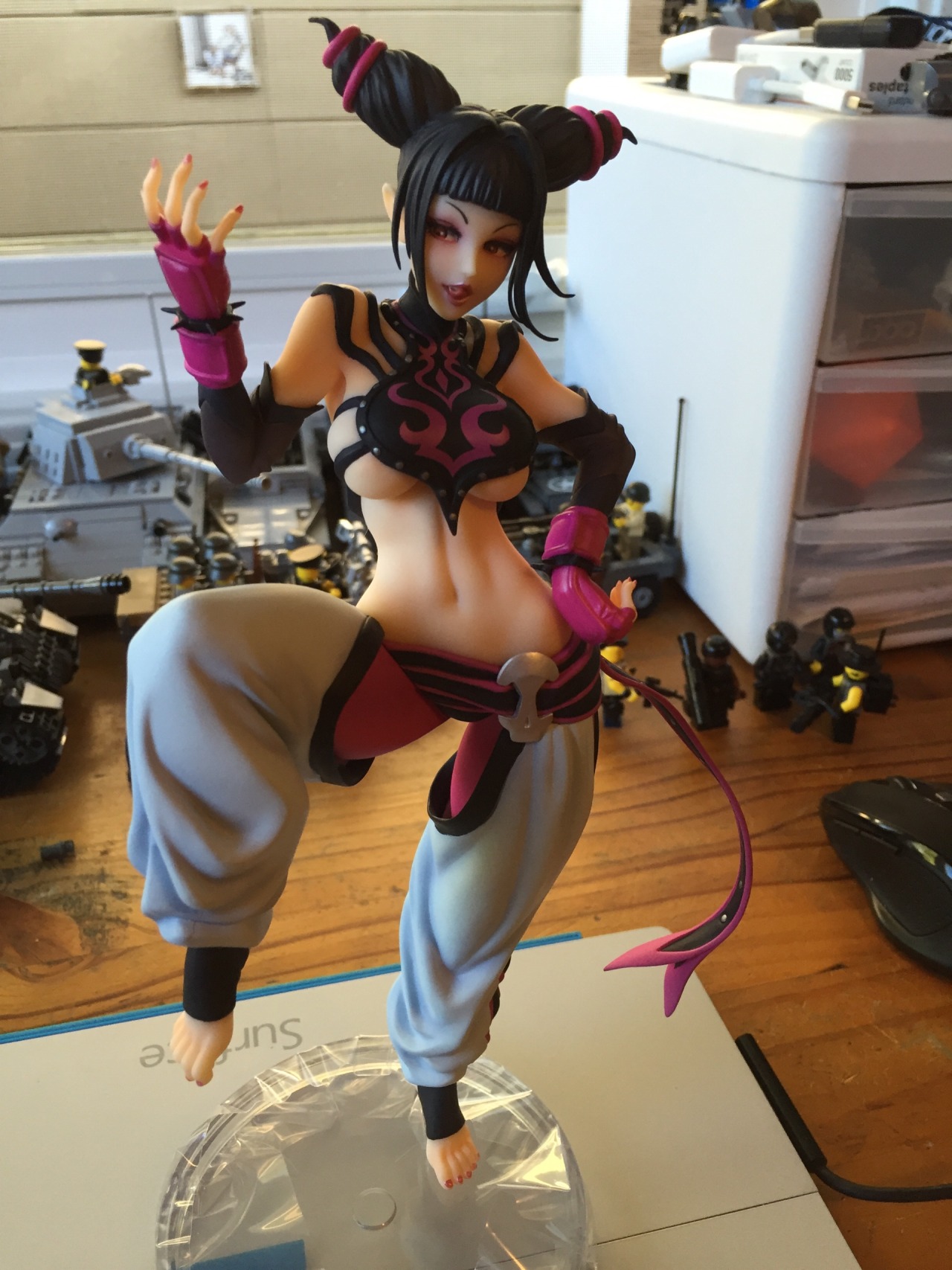 cavalier-renegade:  Aw. Yus.   Motha. Fuckin.   Juri.   YUS.   I want! &gt; .&lt;