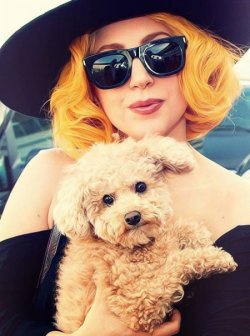 tizjoanne:  Gaga with little FOZZI; 