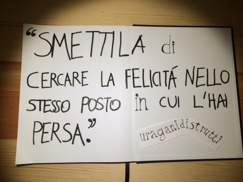 il-ragazzo-che-sa-solo-sbagliare:
“uraganidistrutti:
“☾
” ”